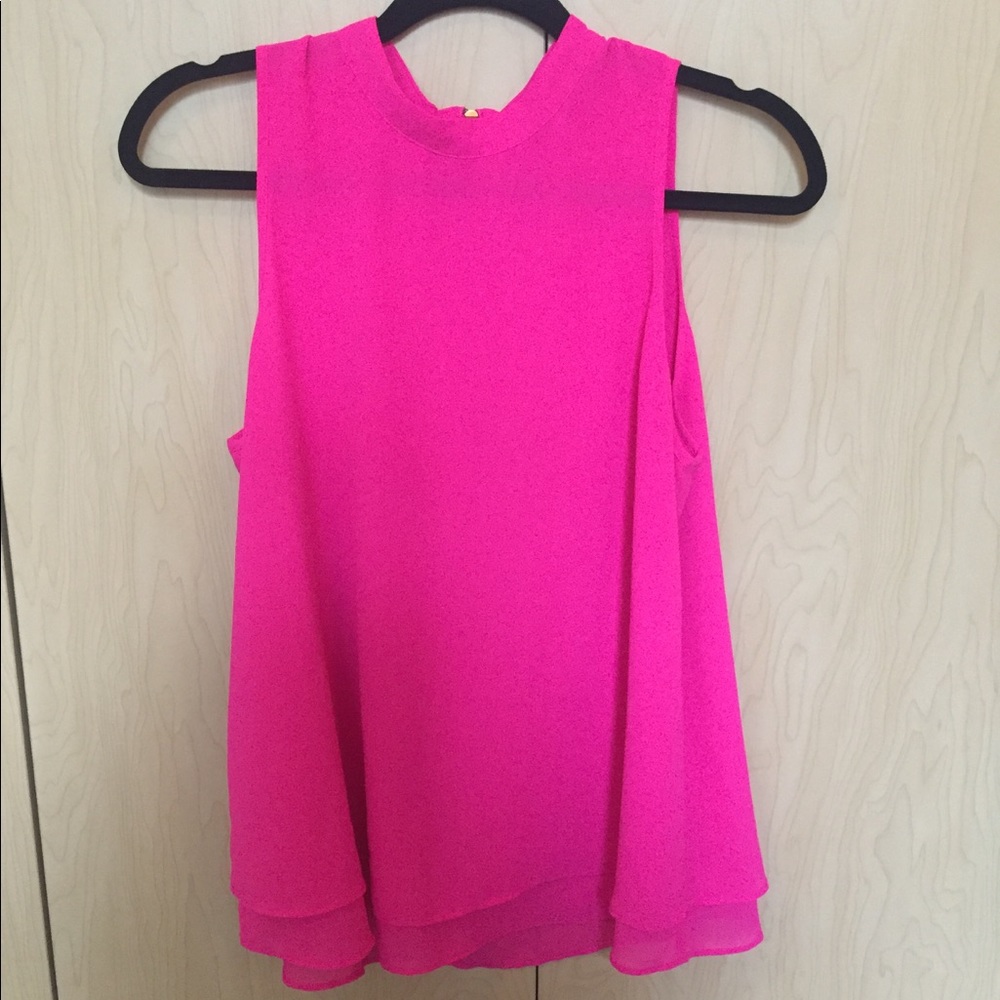 High neck sleeveless blouse